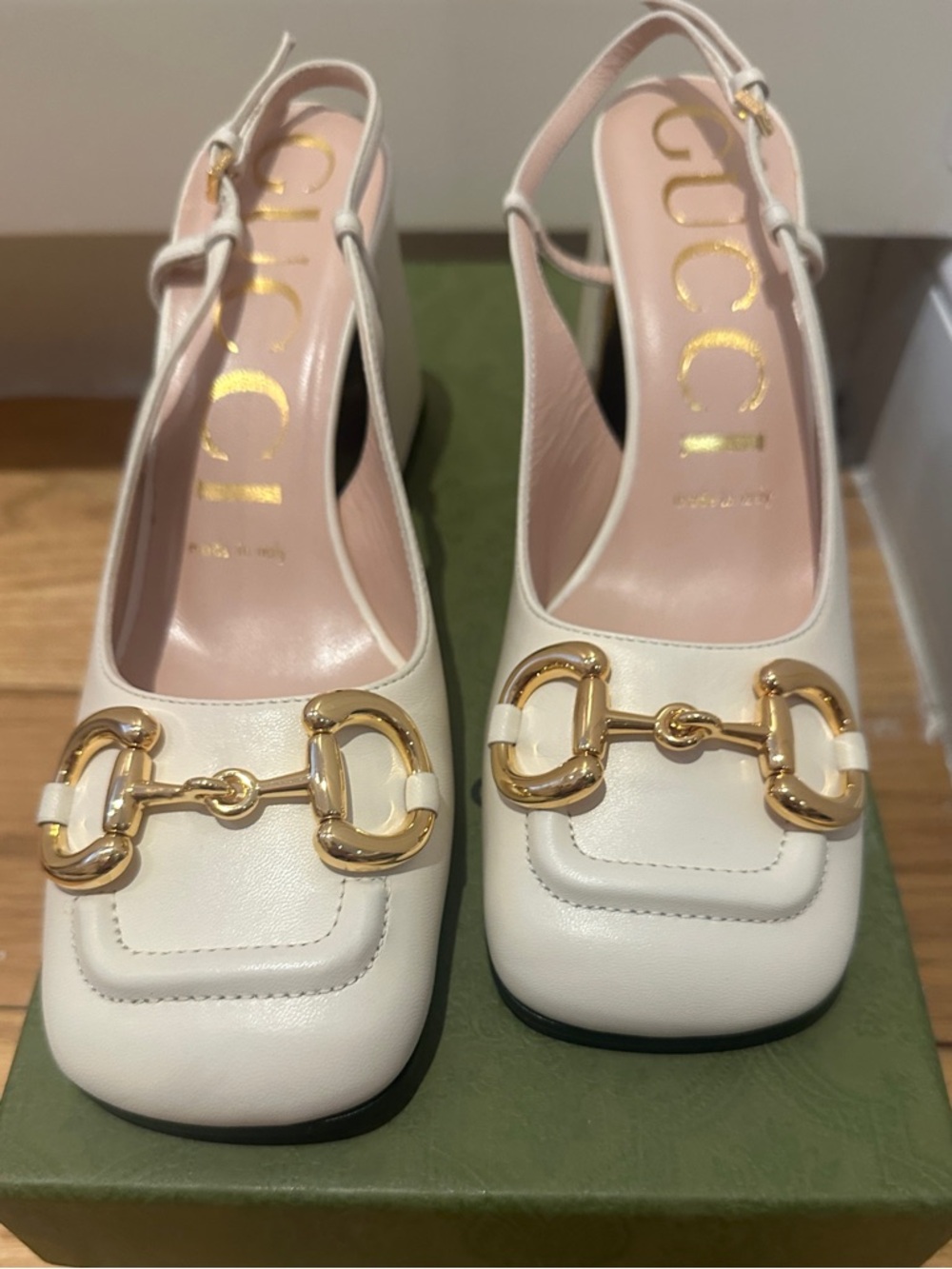 Gucci White Leather Horsebit Slingback Pumps with Gold Hardware - Picture 3 of 9